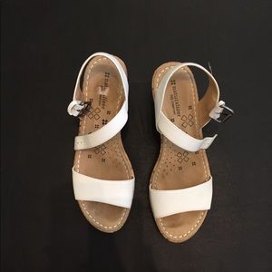 White Naturalized Wedges